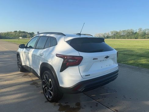New 2026 Chevrolet Trax RS FWD image 7