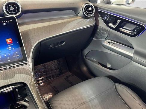Used 2025 Mercedes-Benz GLC 300 image 22