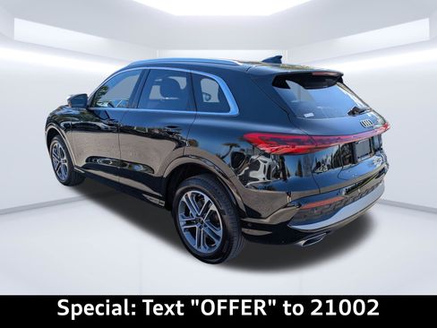 Certified 2025 Audi Q5 Premium w/ Convenience Package image 5