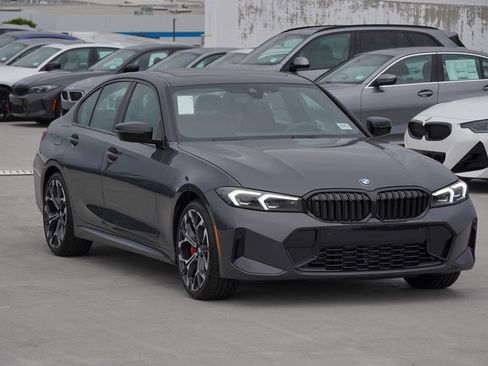 Used 2026 BMW 330i xDrive Sedan w/ M Sport Package AWD/4WD image 3