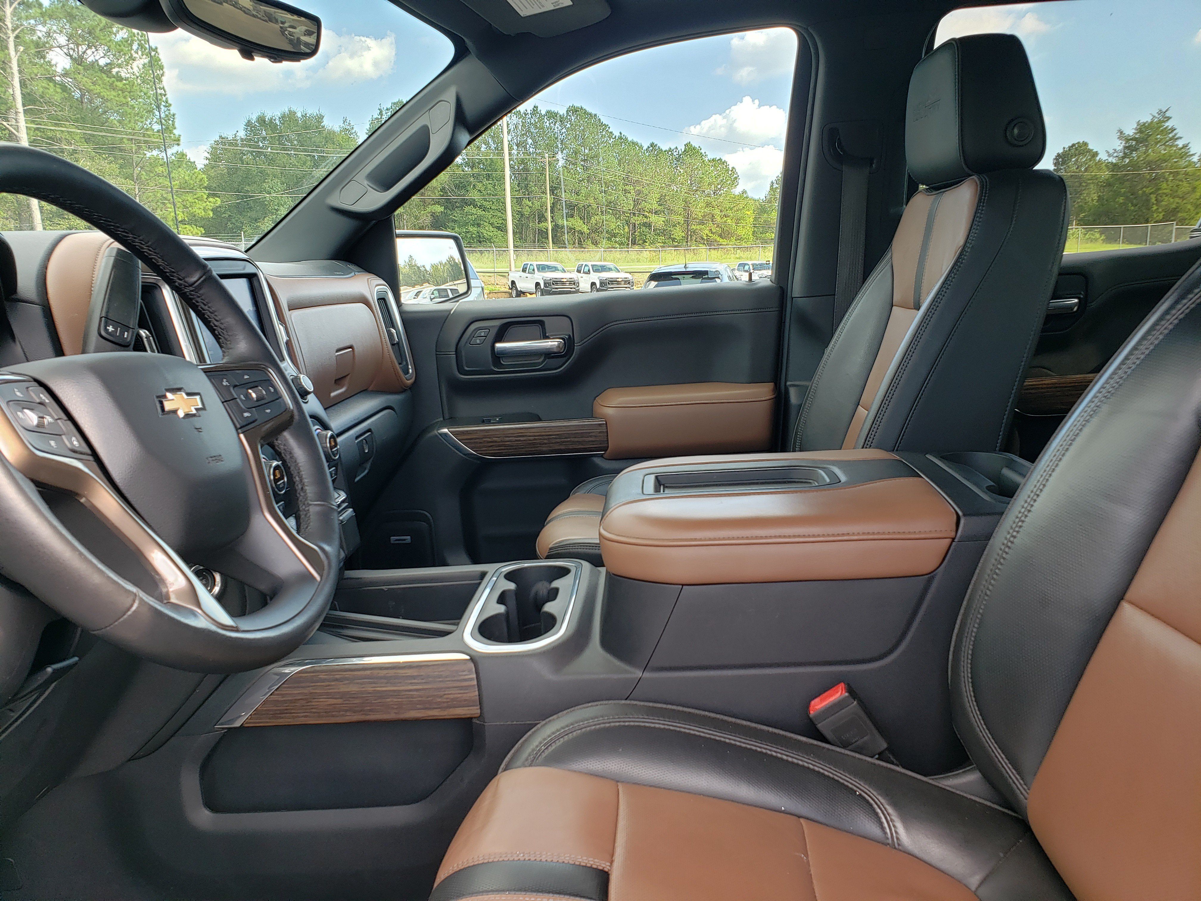 Used 2019 Chevrolet Silverado 1500 High Country w/ Technology Package AWD/4WD image 25