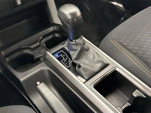 Used 2020 Toyota Tacoma SR5 RWD image 24