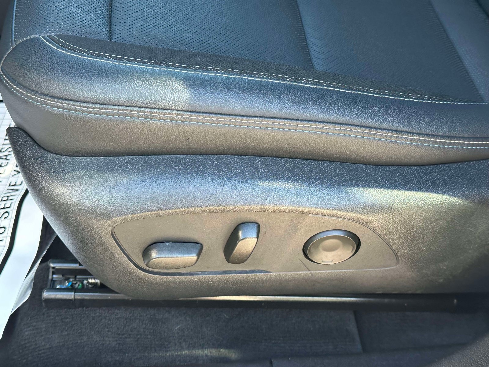 Used 2024 Chevrolet Equinox EV LT FWD image 21