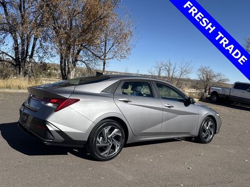 Used 2024 Hyundai Elantra Limited image 7