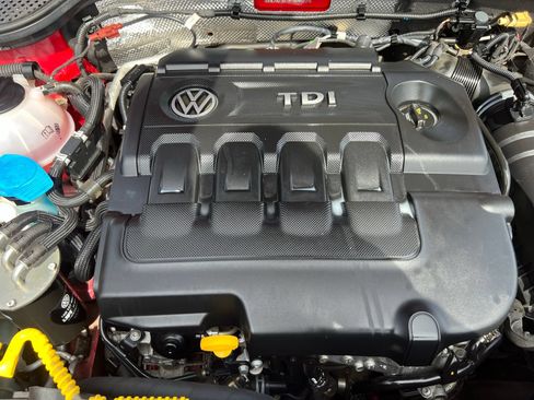 Used 2015 Volkswagen Beetle TDI FWD image 13