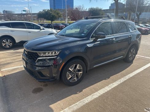 Used 2022 Kia Sorento S image 2