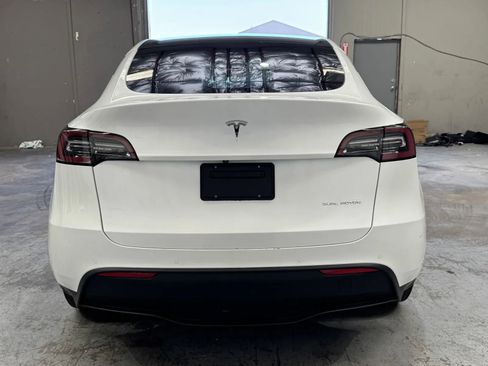 Used 2020 Tesla Model Y Long Range image 3