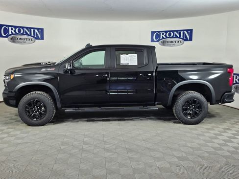 Used 2022 Chevrolet Silverado 1500 ZR2 w/ Technology Package AWD/4WD image 2