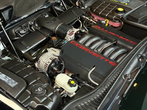 Used 2004 Chevrolet Corvette Convertible w/ Preferred Equipment Group image 40