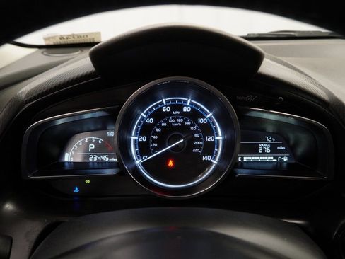 Used 2020 Toyota Yaris XLE image 26