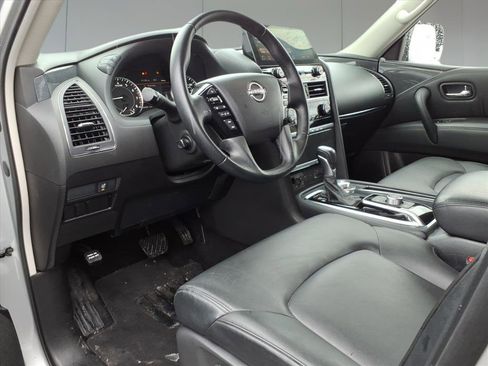 Used 2024 Nissan Armada SV image 12