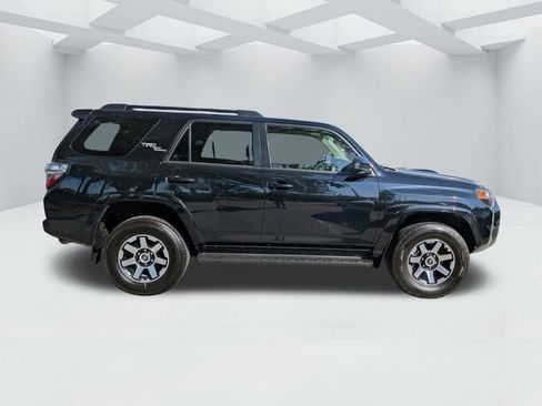 Used 2022 Toyota 4Runner TRD Off-Road AWD/4WD image 3