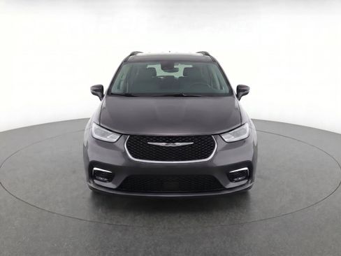 Used 2022 Chrysler Pacifica Touring-L FWD image 5