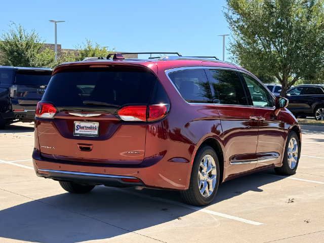 Used 2018 Chrysler Pacifica Limited FWD image 17