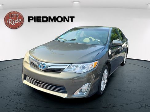 Used 2012 Toyota Camry XLE w/ Leather Pkg FWD image 1