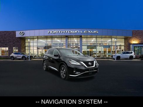 Used 2019 Nissan Murano SV w/ Premium Package image 3