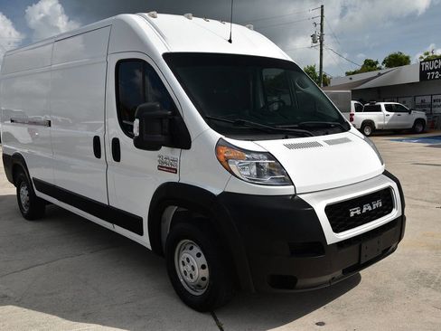 Used 2021 RAM ProMaster 2500 FWD image 1