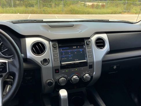 Used 2016 Toyota Tundra SR5 w/ SR5 Upgrade Package image 6