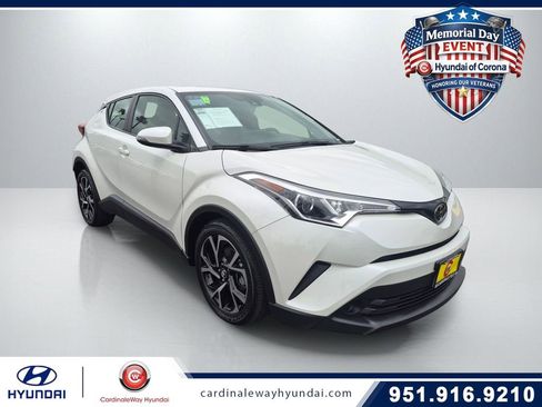 Used 2019 Toyota C-HR XLE FWD image 1
