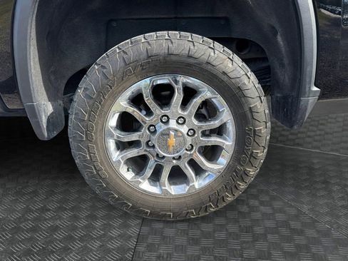 Used 2024 Chevrolet Silverado 2500 LTZ w/ LTZ Plus Package AWD/4WD image 17