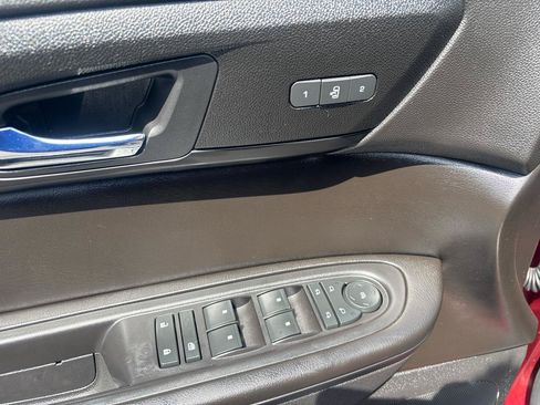 Used 2017 Chevrolet Traverse LT AWD/4WD image 10