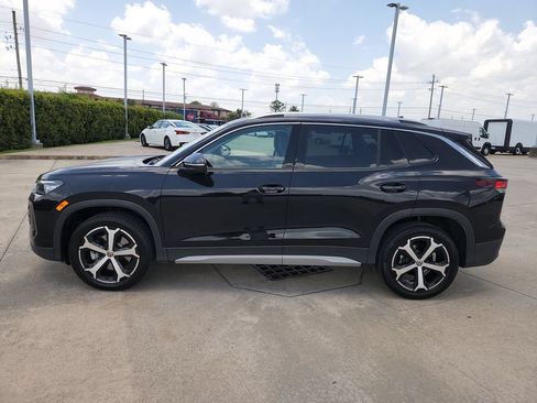 Used 2026 Volkswagen Tiguan SE AWD/4WD image 8
