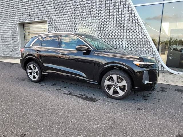 Used 2025 Audi Q5 Premium Plus AWD/4WD image 3
