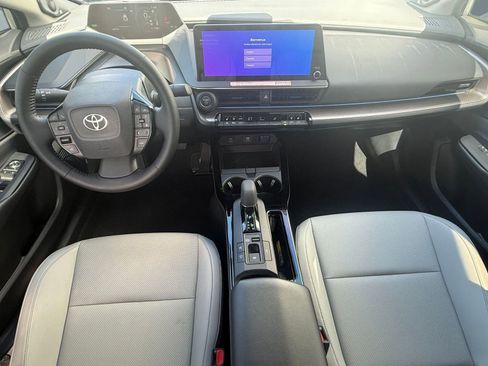 Used 2025 Toyota Prius Limited image 15