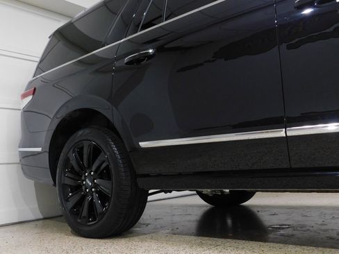 Used 2024 Lincoln Navigator L Reserve w/ Equipment Group 201A image 10