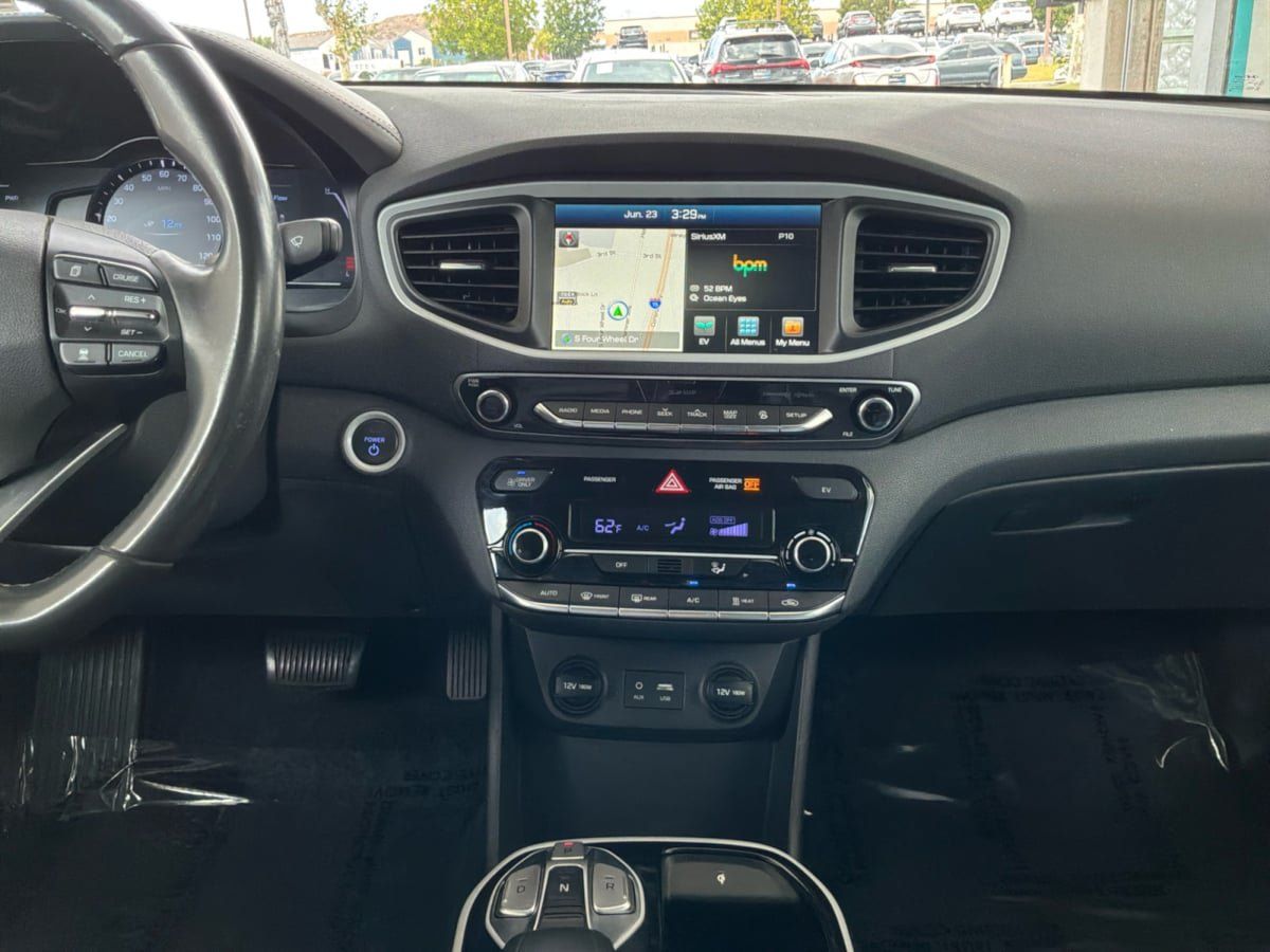 Used 2018 Hyundai Ioniq Limited FWD image 14