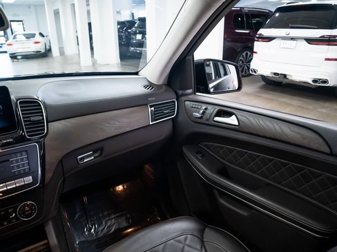 Used 2019 Mercedes-Benz GLS 550 4MATIC image 11