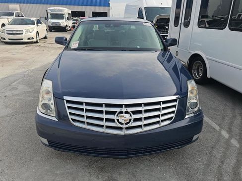 Used 2008 Cadillac DTS FWD image 2