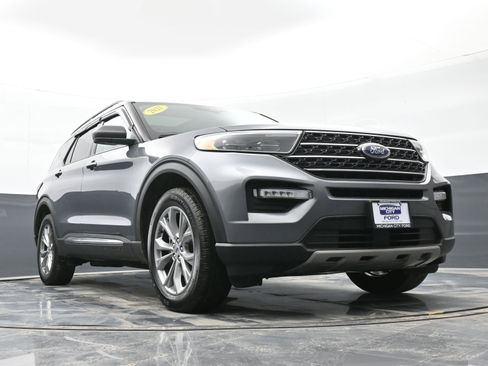 Used 2021 Ford Explorer XLT w/ Equipment Group 202A image 40