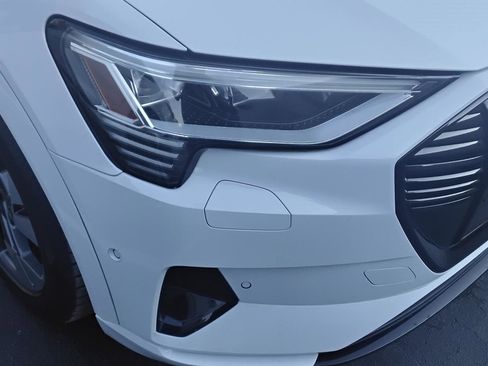 Certified 2023 Audi e-tron Premium w/ Convenience Plus Package image 7