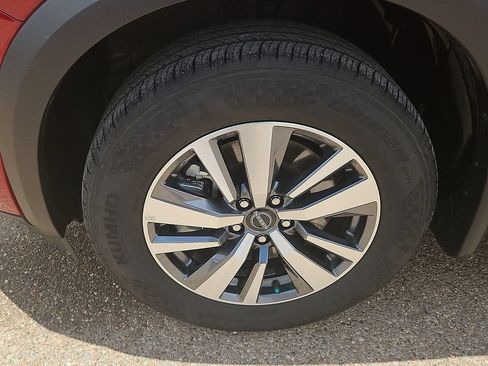 Used 2024 Nissan Pathfinder SL FWD image 14
