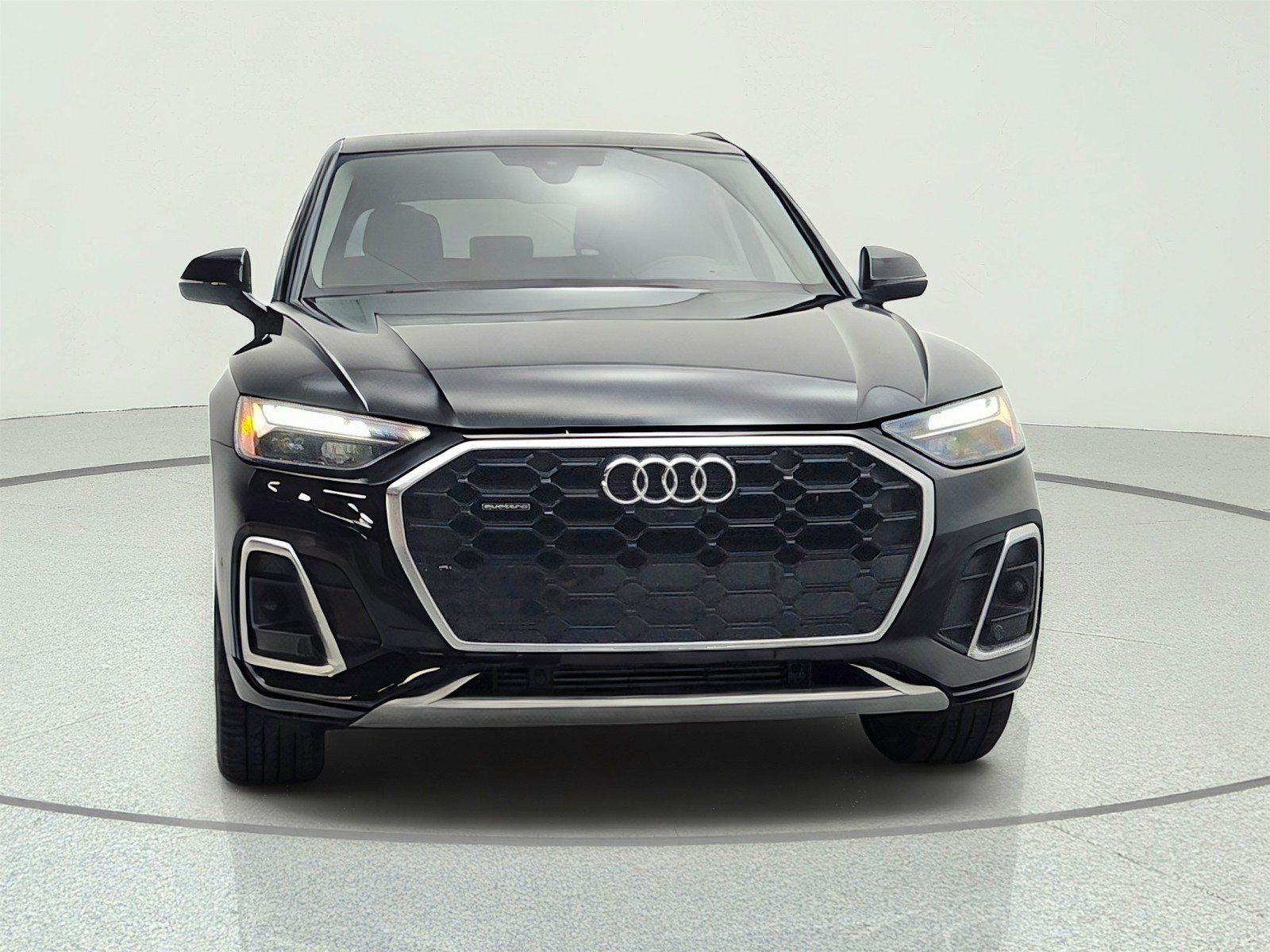 Used 2023 Audi Q5 2.0T Premium Plus w/ Premium Plus Package AWD/4WD image 2