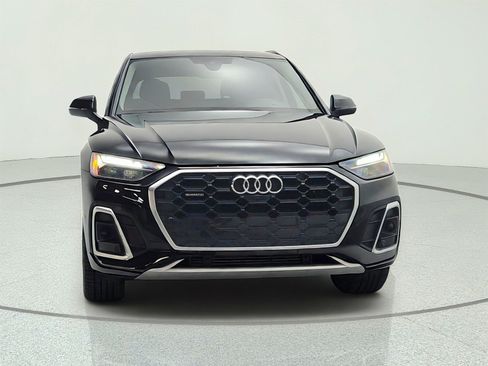 Used 2023 Audi Q5 2.0T Premium Plus w/ Premium Plus Package AWD/4WD image 2