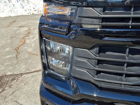 Used 2024 Chevrolet Silverado 2500 Custom w/ Custom Value Package image 26