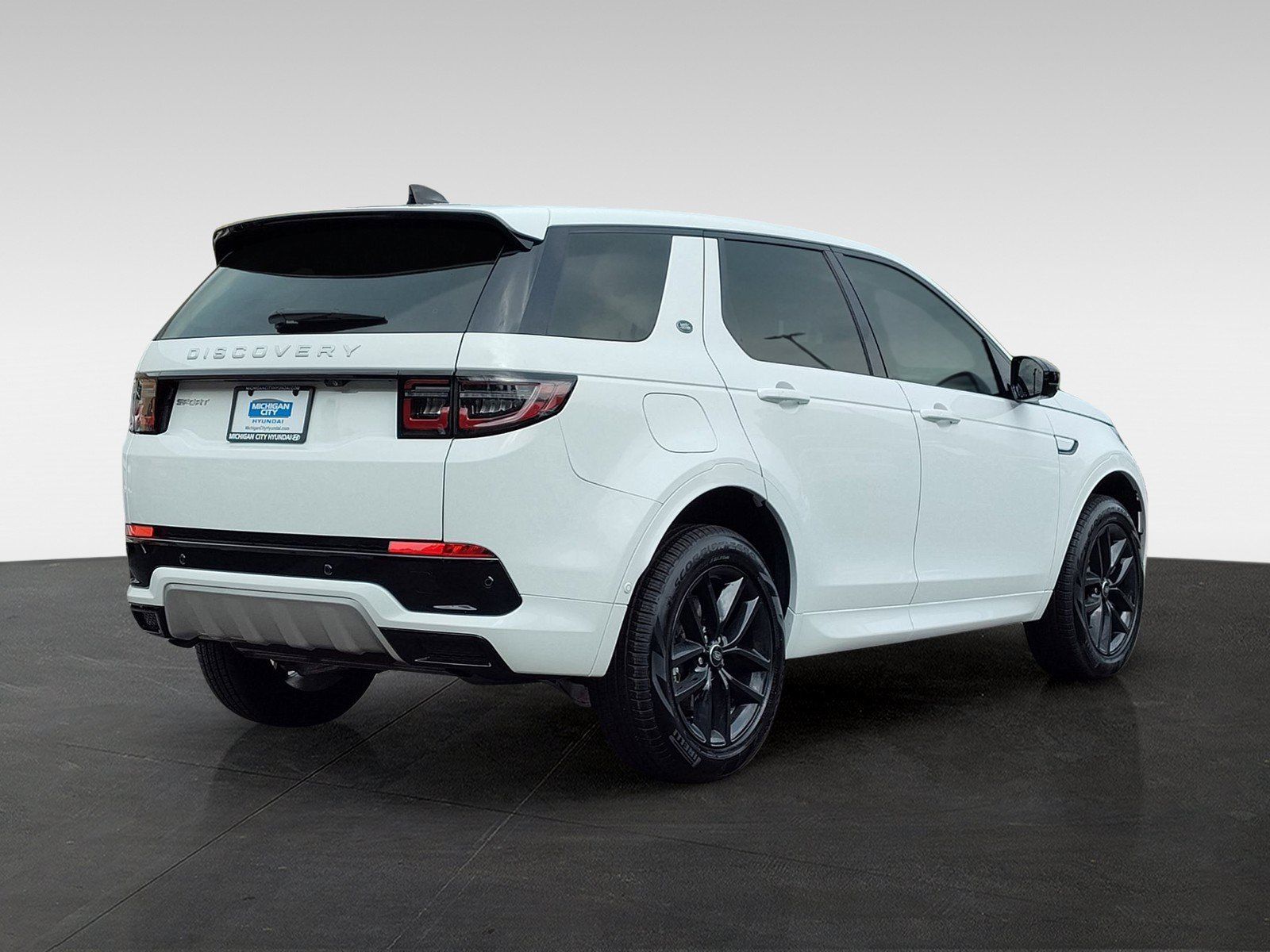 Used 2025 Land Rover Discovery Sport S AWD/4WD image 5