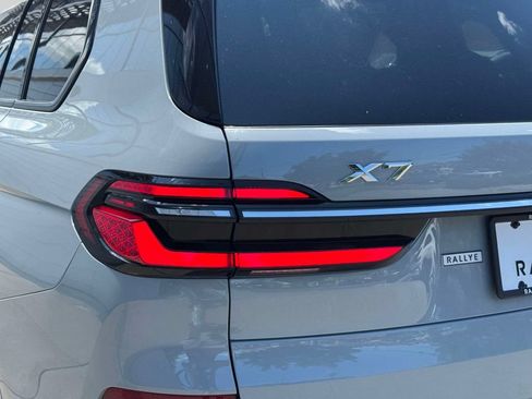 Used 2024 BMW X7 xDrive40i w/ M Sport Package AWD/4WD image 9