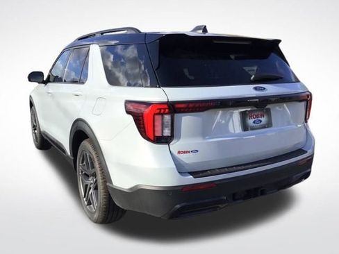 New 2026 Ford Explorer ST-Line w/ ST-Line Street Pack RWD image 3