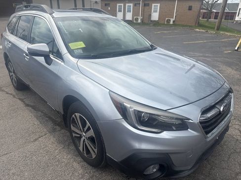 Used 2018 Subaru Outback 3.6R Limited image 1
