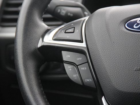 Certified 2024 Ford Edge SEL image 17