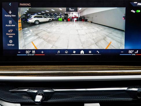 Used 2025 BMW X5 xDrive50e image 25