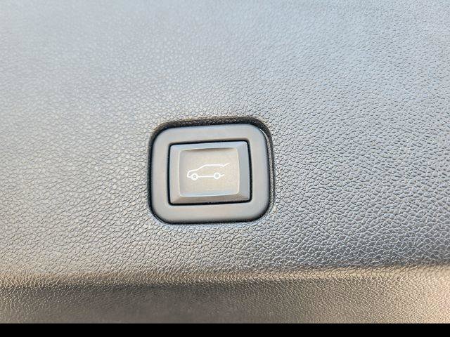 Used 2023 Cadillac XT6 Premium Luxury w/ LPO, Floor Liner Package AWD/4WD image 24