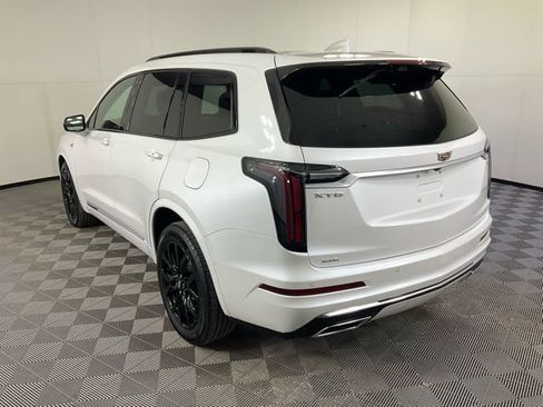 Used 2023 Cadillac XT6 Sport w/ Technology Package image 4