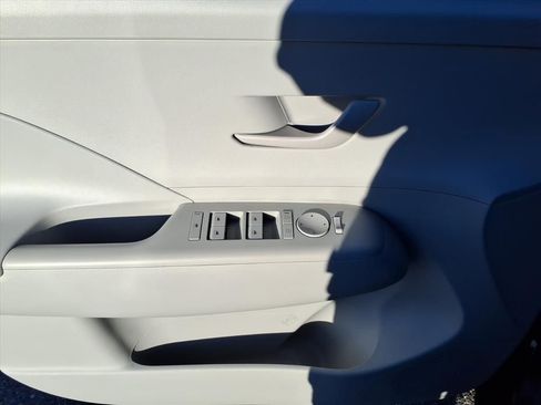 Used 2024 Hyundai Kona SEL w/ Convenience Package image 13