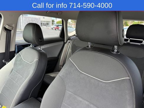 Used 2024 Volkswagen Taos SE AWD/4WD image 16