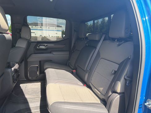 Used 2022 Chevrolet Silverado 1500 ZR2 w/ Technology Package AWD/4WD image 27