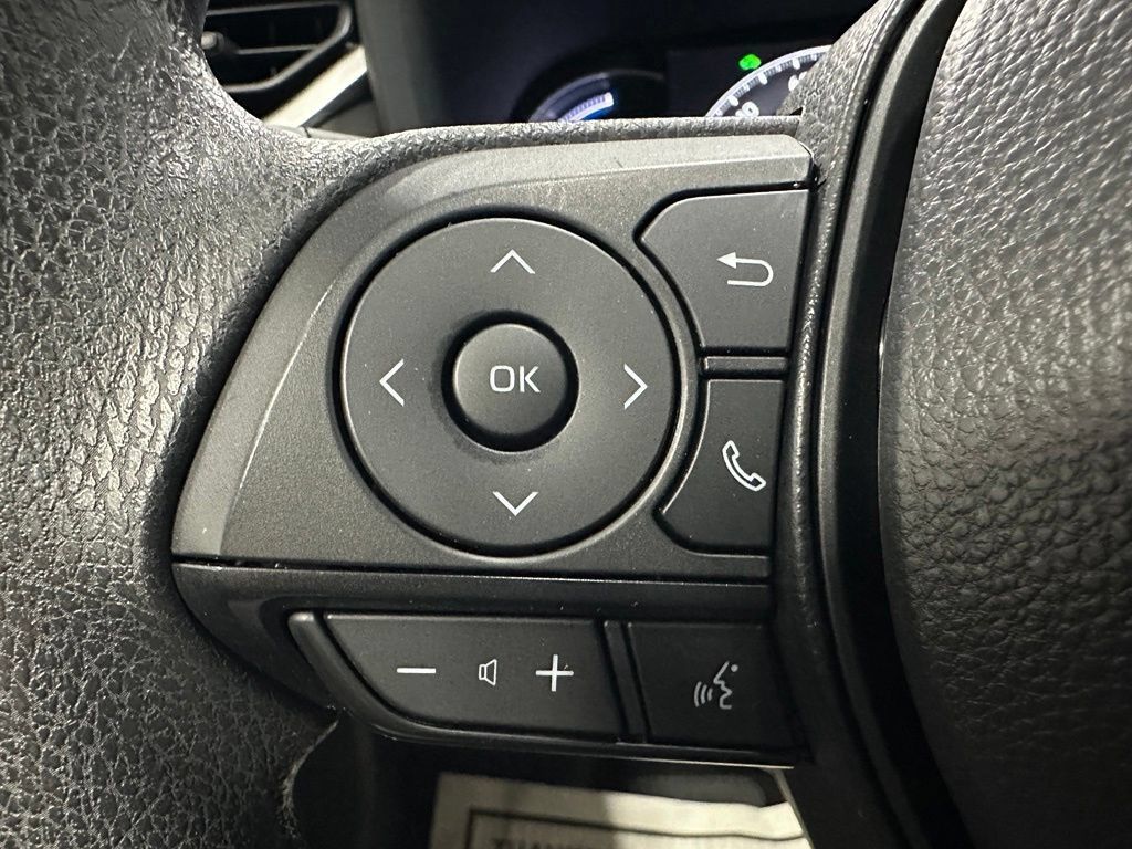 Used 2025 Toyota RAV4 LE AWD/4WD image 19